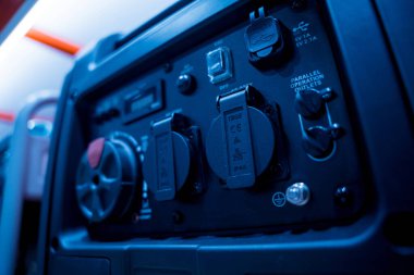 Galeride taşınabilir dizel jeneratör kliması var..