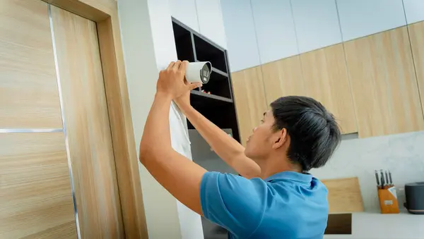 Technician Installs Cctv Camera Modern Apartment — Stock Photo, Image