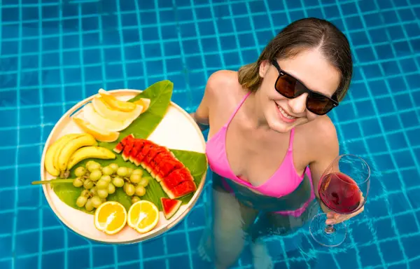 Beautiful Woman Swimming Pool Glass Wine Floating Tray Fruits — Stock Photo, Image
