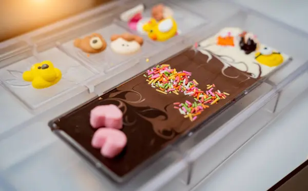 Ingredientes Para Fazer Chocolates Artesanais Doces Uma Oficina Imagens De Bancos De Imagens Sem Royalties