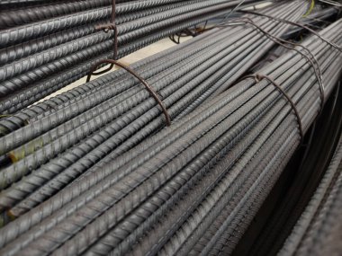 İnşaat deposundaki metal barların arka planı..
