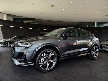 PHUKET, THAILAND- 01 Haziran 2024: Audi galerisindeki modern arabalar.