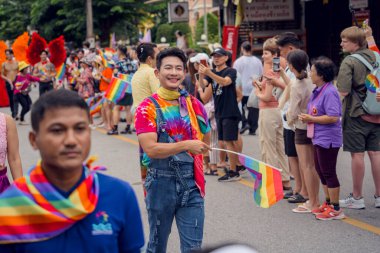 PHUKET, THAILAND - 29 Haziran 2024: Phuket şehir merkezinde Onur Yürüyüşü.