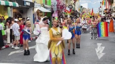 PHUKET, THAILAND - 29 Haziran 2024: Phuket şehir merkezinde Onur Yürüyüşü.