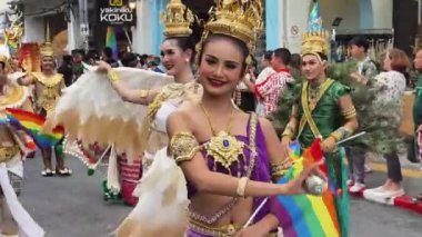 PHUKET, THAILAND - 29 Haziran 2024: Phuket şehir merkezinde Onur Yürüyüşü.