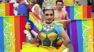 PHUKET, THAILAND - 29 Haziran 2024: Phuket şehir merkezinde Onur Yürüyüşü.