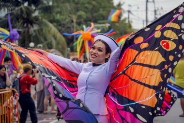 PHUKET, THAILAND - 29 Haziran 2024: Phuket şehir merkezinde Onur Yürüyüşü.