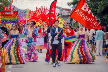 PHUKET, THAILAND - 29 Haziran 2024: Phuket şehir merkezinde Onur Yürüyüşü.