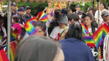 PHUKET, THAILAND - 29 Haziran 2024: Phuket şehir merkezinde Onur Yürüyüşü.