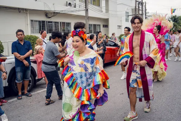 PHUKET, THAILAND - 29 Haziran 2024: Phuket şehir merkezinde Onur Yürüyüşü.