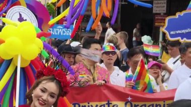 PHUKET, THAILAND - 29 Haziran 2024: Phuket şehir merkezinde Onur Yürüyüşü.