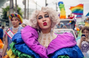 PHUKET, THAILAND - 29 Haziran 2024: Phuket şehir merkezinde Onur Yürüyüşü.