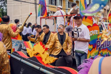 PHUKET, THAILAND - 29 Haziran 2024: Phuket şehir merkezinde Onur Yürüyüşü.