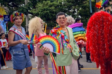 PHUKET, THAILAND - 29 Haziran 2024: Phuket şehir merkezinde Onur Yürüyüşü.