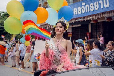 PHUKET, THAILAND - 29 Haziran 2024: Phuket şehir merkezinde Onur Yürüyüşü.