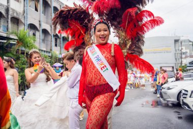 PHUKET, THAILAND - 29 Haziran 2024: Phuket şehir merkezinde Onur Yürüyüşü.