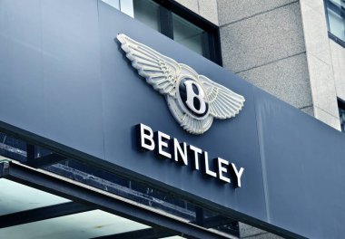 KUALA LUMPUR, MALAYSIA - 20 AĞUSTOS 2024: Kuala Lumpur Bentley araba galerisi.