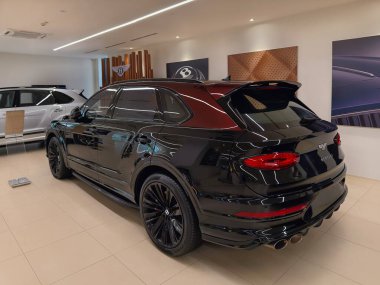 KUALA LUMPUR, MALAYSIA - 20 AĞUSTOS 2024: Kuala Lumpur Bentley araba galerisi.