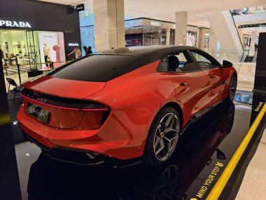 KUALA LUMPUR, MALAYSIA - 20 AĞUSTOS 2024: Kuala Lumpur 'daki Lotus araba galerisi.