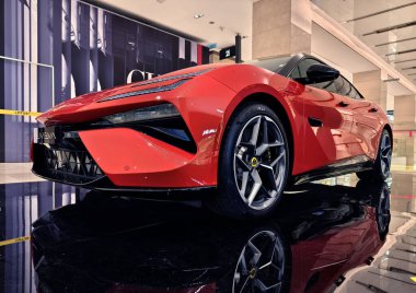 KUALA LUMPUR, MALAYSIA - 20 AĞUSTOS 2024: Kuala Lumpur 'daki Lotus araba galerisi.