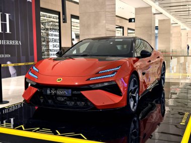 KUALA LUMPUR, MALAYSIA - 20 AĞUSTOS 2024: Kuala Lumpur 'daki Lotus araba galerisi.