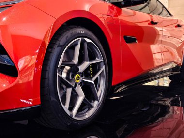 KUALA LUMPUR, MALAYSIA - 20 AĞUSTOS 2024: Kuala Lumpur 'daki Lotus araba galerisi.