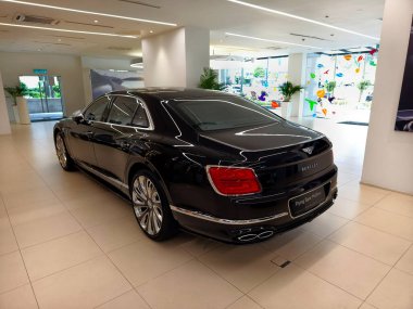 KUALA LUMPUR, MALAYSIA - 20 AĞUSTOS 2024: Kuala Lumpur Bentley araba galerisi.
