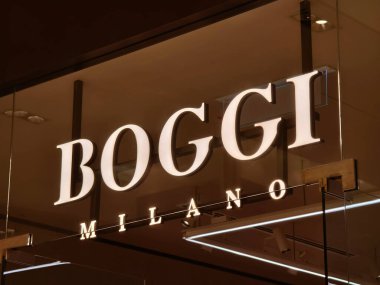 KUALA LUMPUR, MALAYSIA - 28 AĞUSTOS 2024: Büyük alışveriş merkezindeki Boggi marka perakende mağazası.