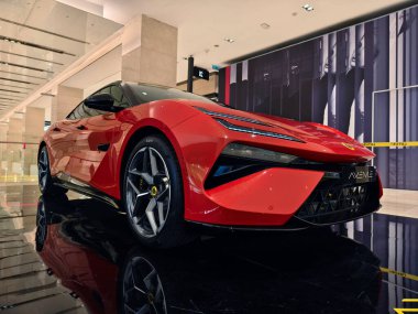 KUALA LUMPUR, MALAYSIA - 20 AĞUSTOS 2024: Kuala Lumpur 'daki Lotus araba galerisi.