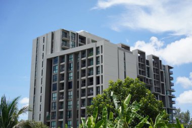 Tayland 'daki şehir binalarının pencere, kapı ve balkonlarının detaylı görüntüsü