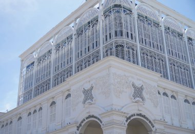 Tayland 'daki şehir binalarının pencere, kapı ve balkonlarının detaylı görüntüsü