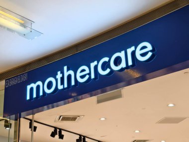 KUALA LUMPUR, MALAYSIA - 28 AĞUSTOS 2024: Büyük alışveriş merkezindeki Mothercare marka perakende mağazası.