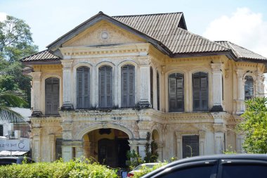 Tayland 'daki şehir binalarının pencere, kapı ve balkonlarının detaylı görüntüsü