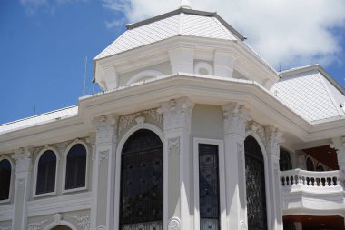 Tayland 'daki şehir binalarının pencere, kapı ve balkonlarının detaylı görüntüsü