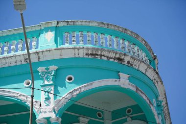 Tayland 'daki şehir binalarının pencere, kapı ve balkonlarının detaylı görüntüsü