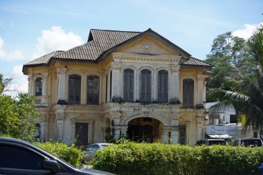 Tayland 'daki şehir binalarının pencere, kapı ve balkonlarının detaylı görüntüsü
