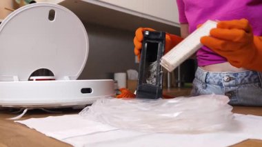 Optimum performans seviyelerine ulaşmak için robotik bir vakum temizleme.