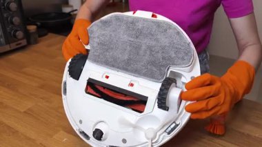 Optimum performans seviyelerine ulaşmak için robotik bir vakum temizleme.