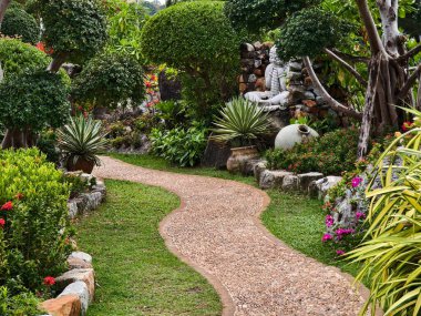 Tropikal bahçenin lüks peyzaj tasarımı.