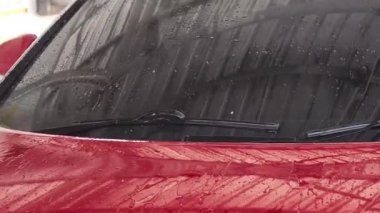 Lüks köpük spreyli kaliteli araba yıkama ve kusursuz bir son için yüksek basınçlı teknikler.