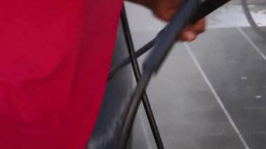 Lüks köpük spreyli kaliteli araba yıkama ve kusursuz bir son için yüksek basınçlı teknikler.