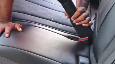 Profesyonel araba içi süpürme servisi tertemiz temizlik sonuçlarını garanti ediyor..