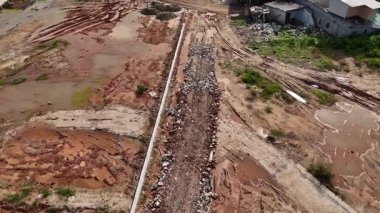 Yeni yol inşaatı ya da inşaat halindeki üstgeçitlerin hava görüntüsü.