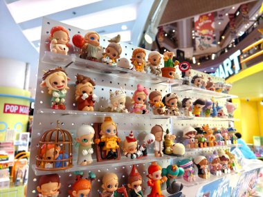 PATTAYA, THAILAND - 24 AĞUSTOS 2025: Büyük alışveriş merkezindeki Popmart Market.