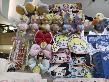 PATTAYA, THAILAND - 24 AĞUSTOS 2025: Büyük alışveriş merkezindeki Popmart Market.