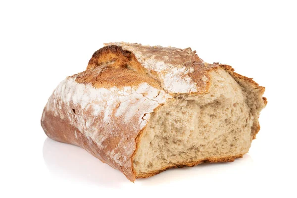 Gebrochene Hälfte Von Frischem Brot Isoliert Auf Weißem Hintergrund — Stockfoto