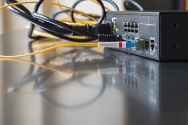 Ağ teknolojileri. Ofiste optik fiber kablo ile değiştir 