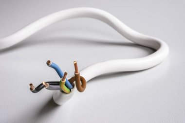 Elektrik kurulumu bakır kablo