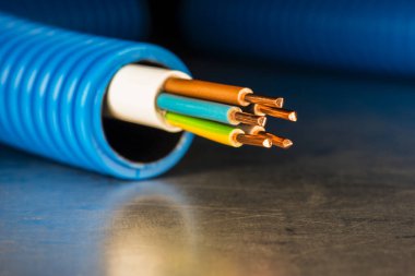 Bakır Güç Tedarik Kablosu ile Oluklu Elektrik Kanal Borusu