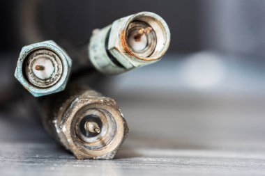 Plug ile Eski Eşeksen İletişim Tv Kabloları